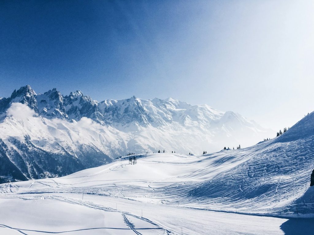 a snowy mountain