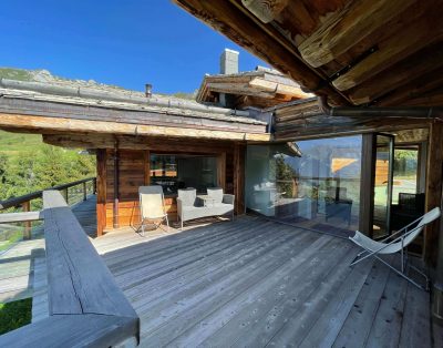 Balcony of the Exceptional chalet with spa and pool in Verbier